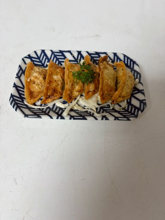 C8.  Veggie Gyoza 6Pcs |  素菜饺子